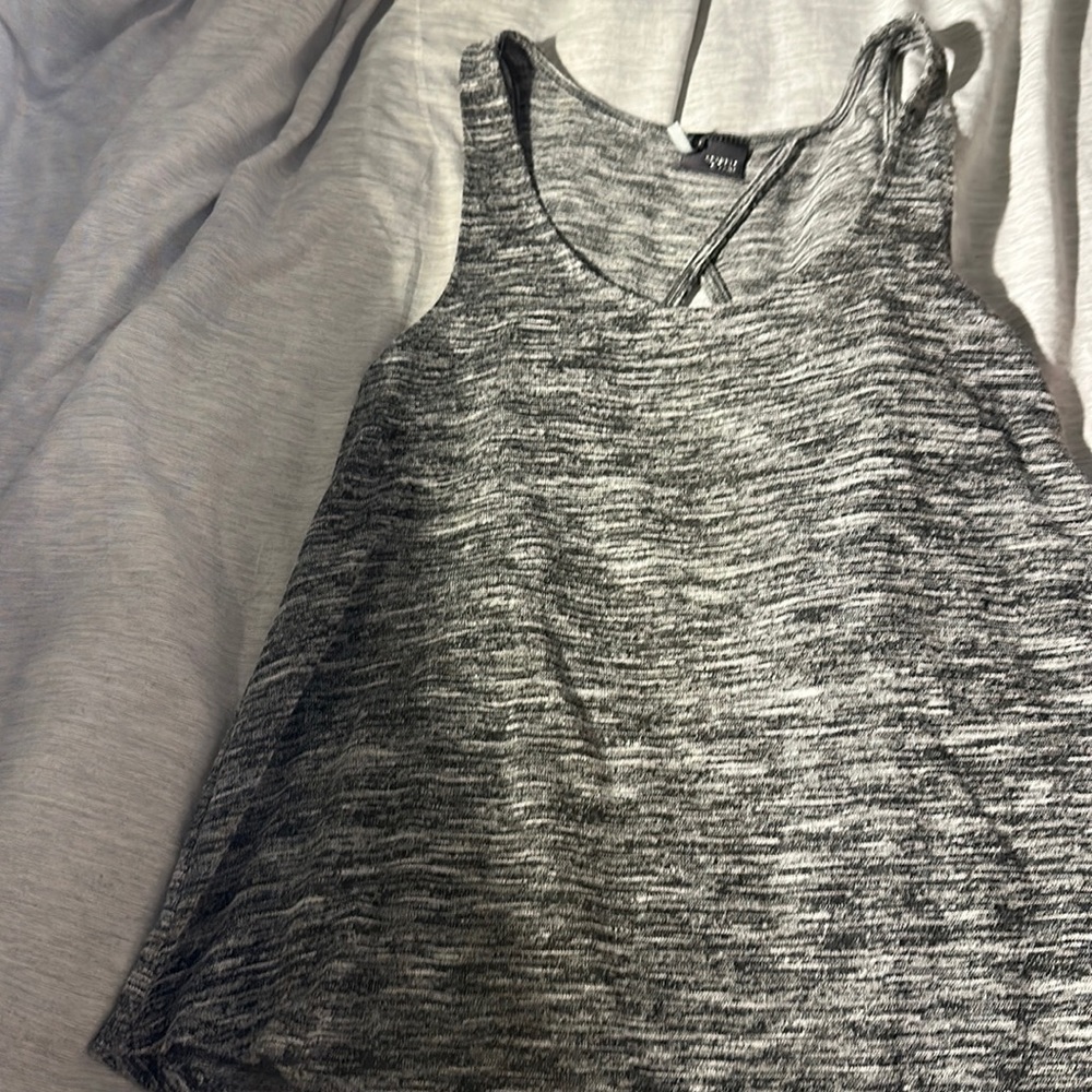 Tank top - Picture 1 of 2